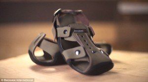 Diseñan zapatos que crecen