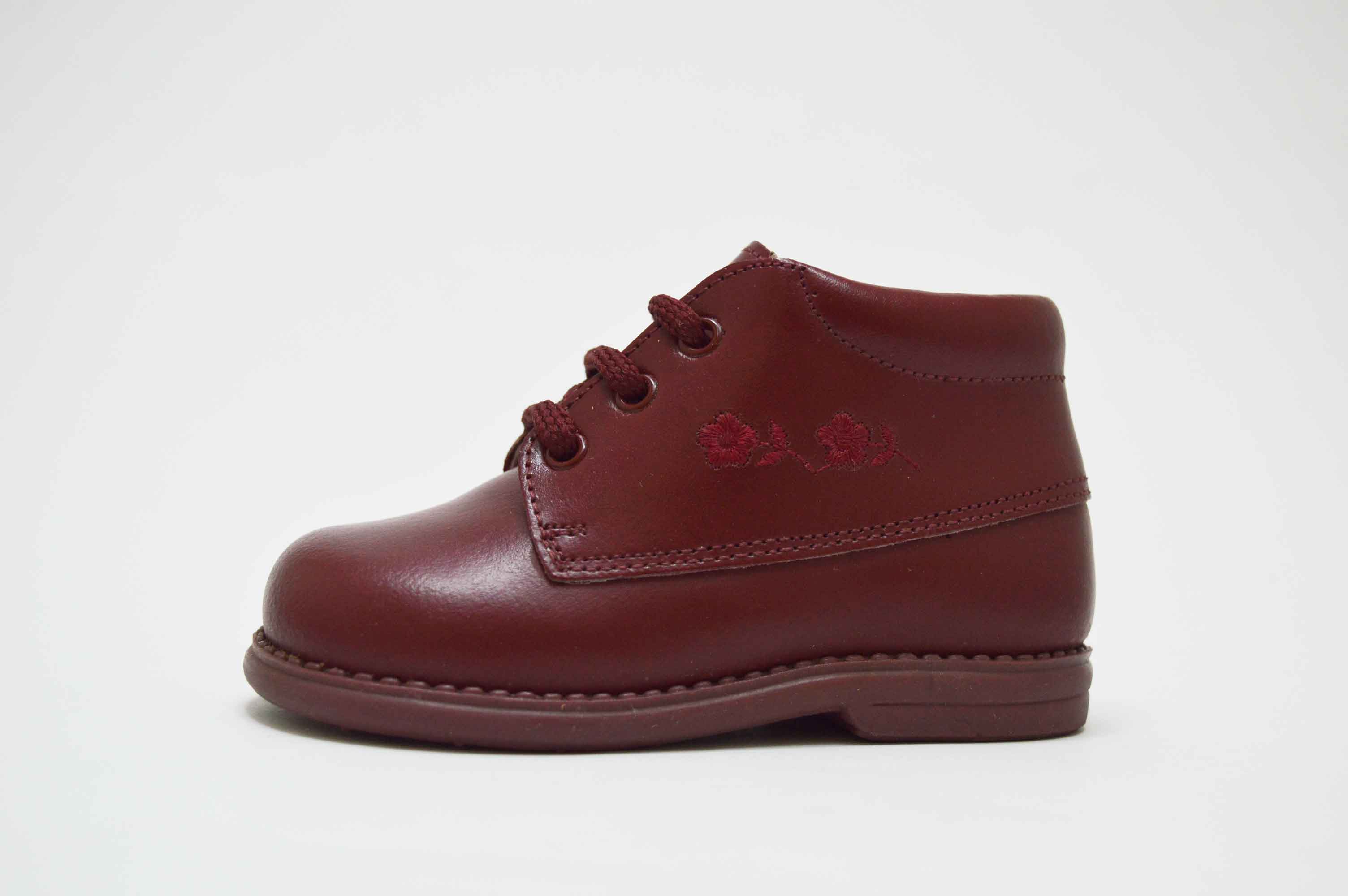 Botita cordones flor bordada niña - Imagen 6