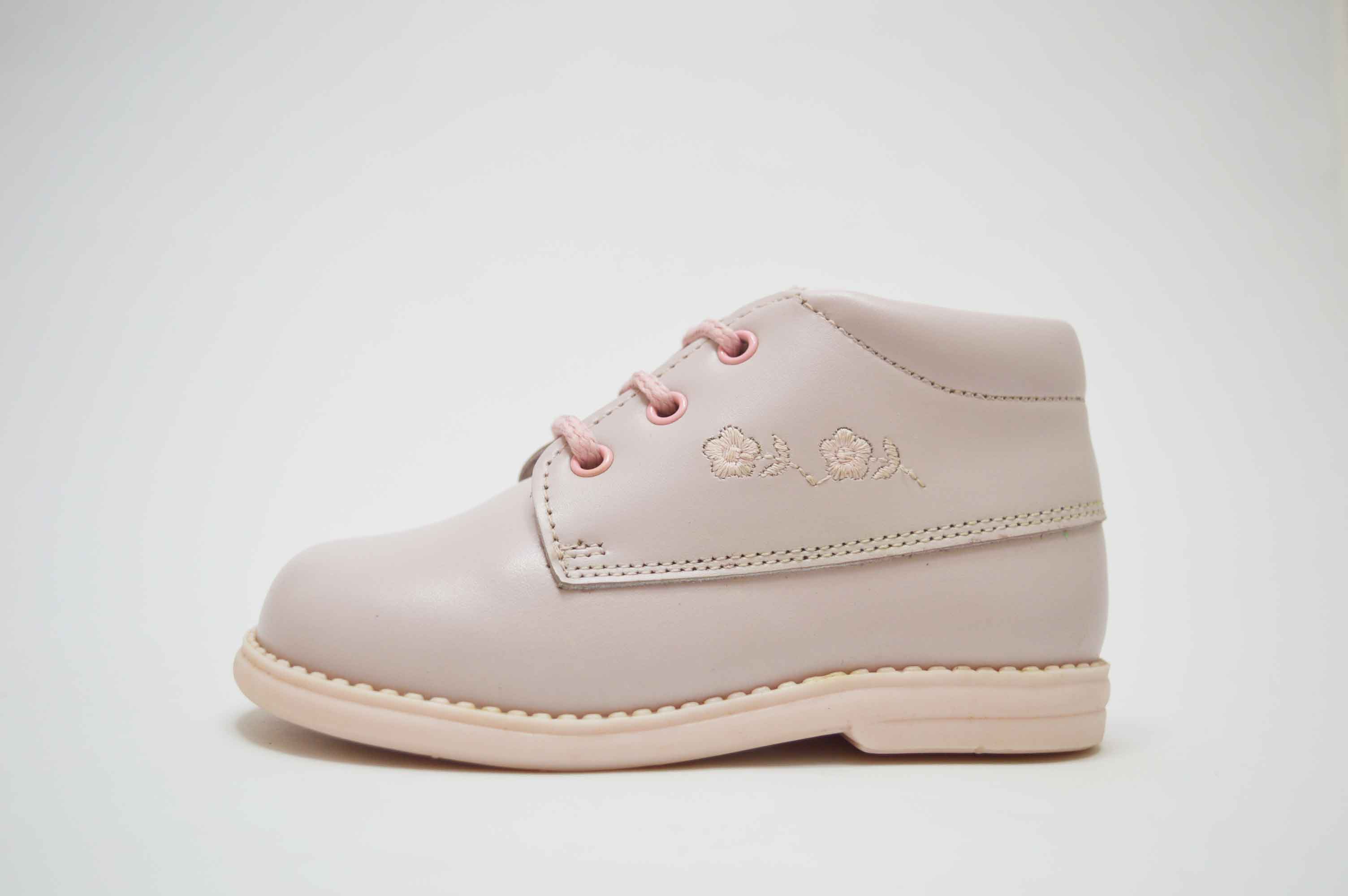 Botita cordones flor bordada niña - Imagen 9