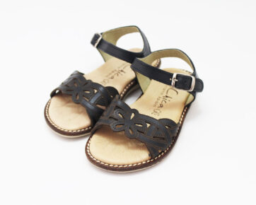 Sandalias niña grabadas hebilla