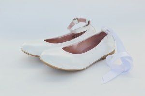 Bailarina cinta de raso cierre de correa nacarado blanco niña (1) - copia