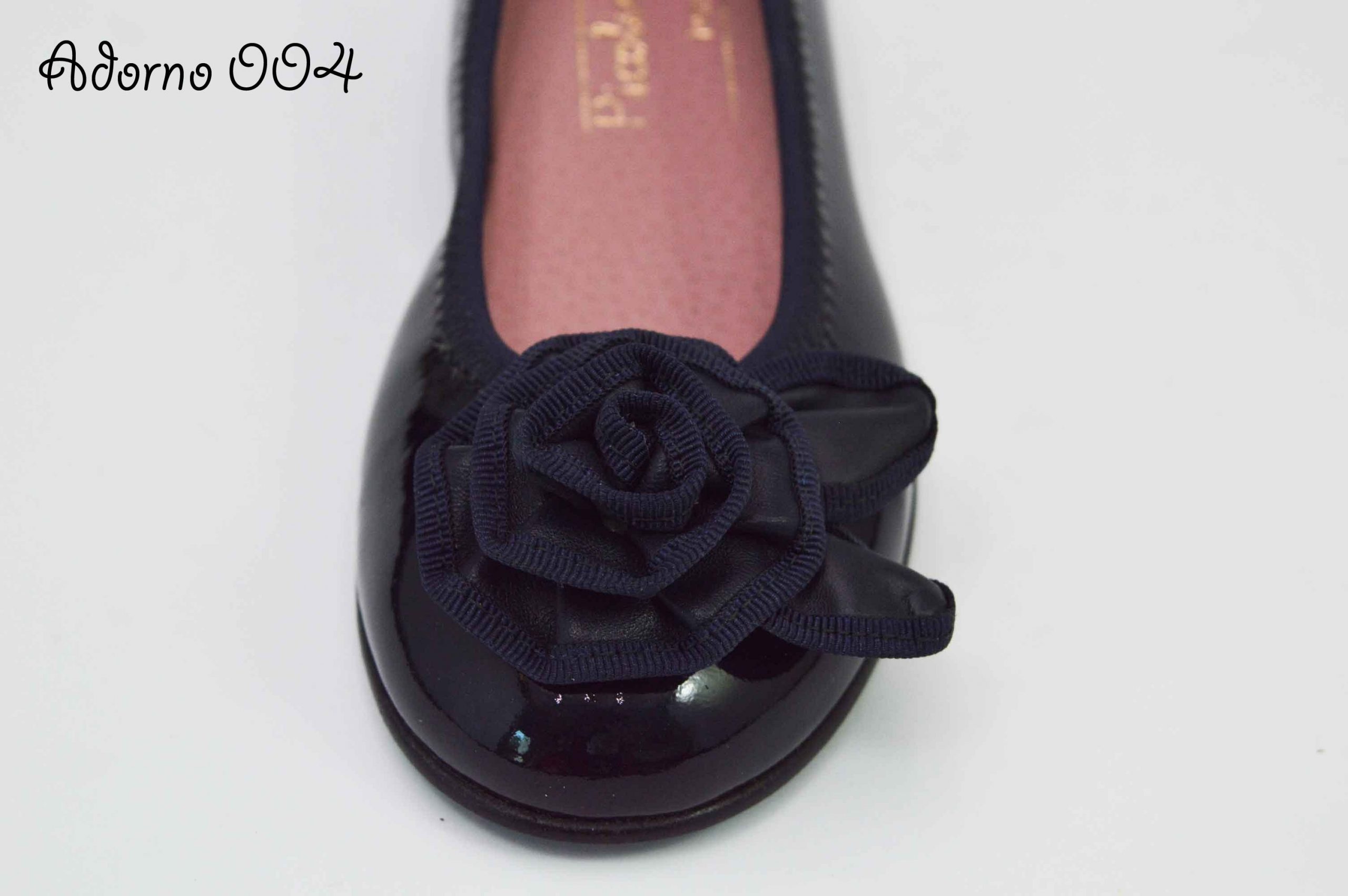 Adornos de piel en charol azul para zapatos - Imagen 4