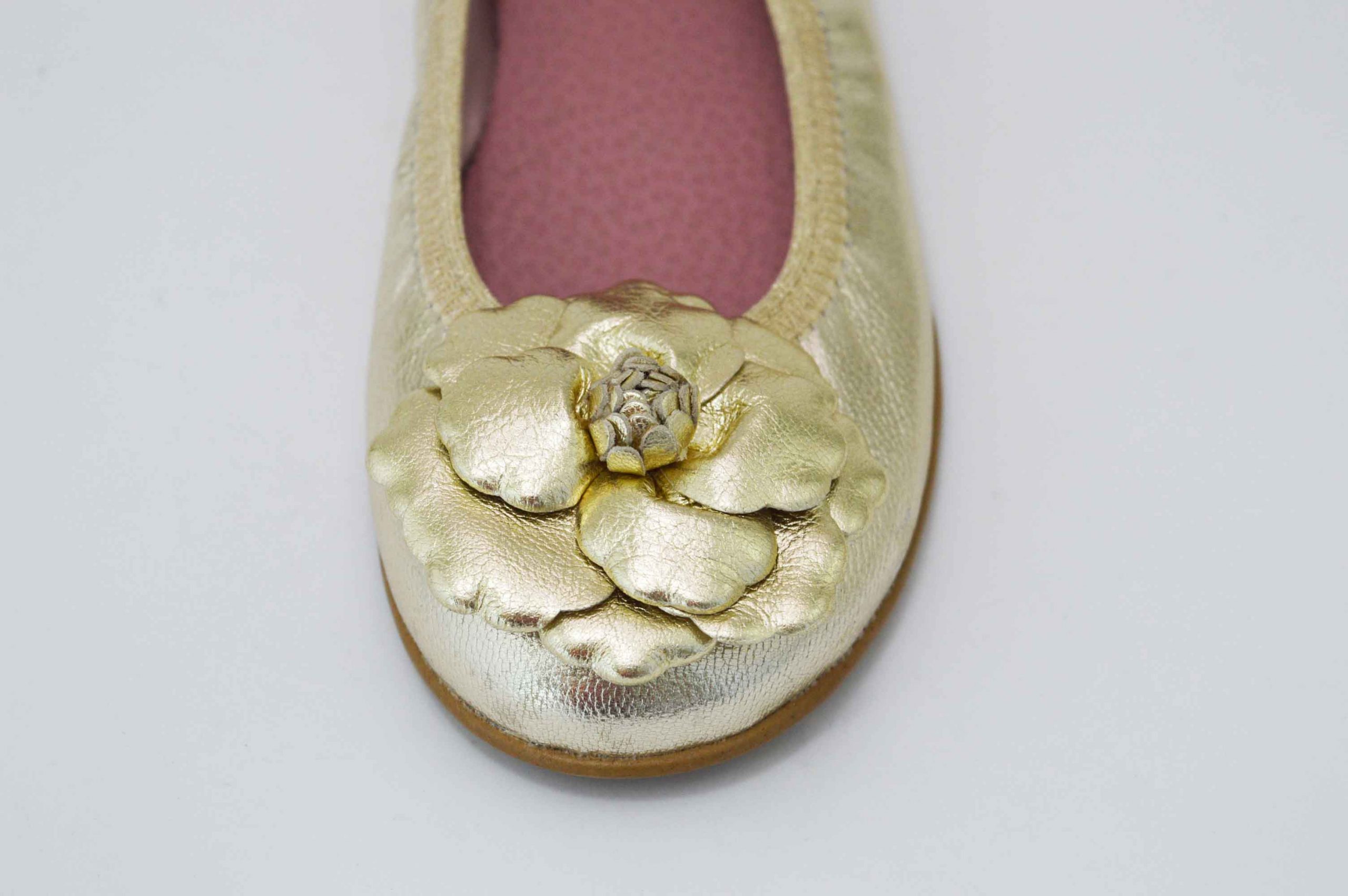 Bailarinas doradas con adornos flor - Imagen 8