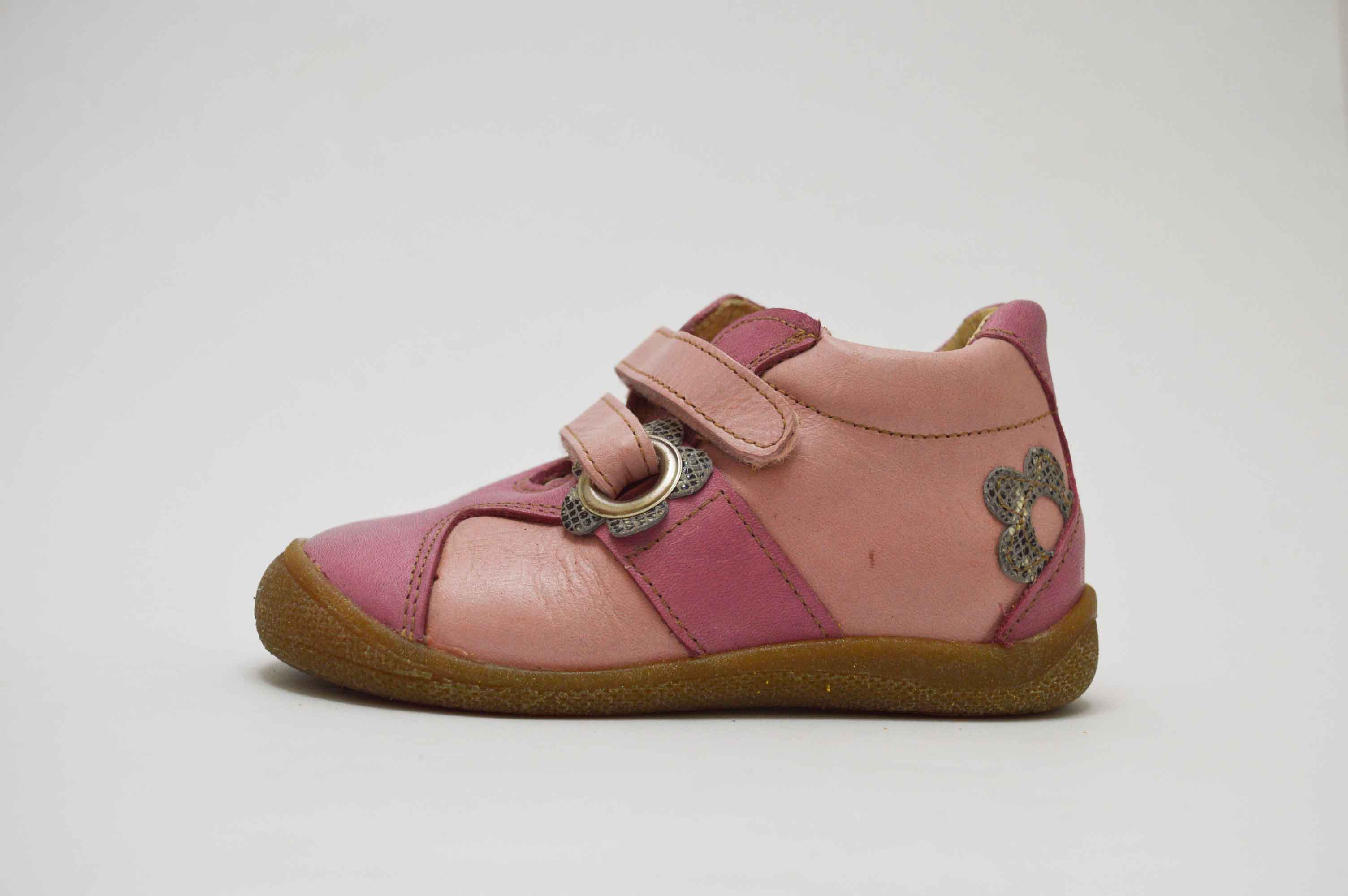 Botita cierre adherentes opuestos niña - Imagen 12