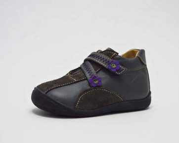 Botita cierre adherente cruzado niña