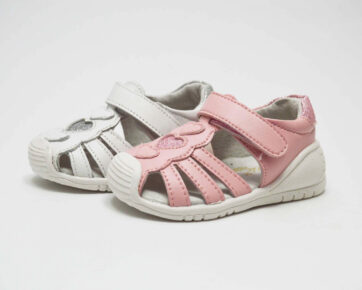Sandalias puntera cerrada niñas