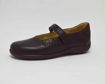 Mercedita colegial corazon niñas