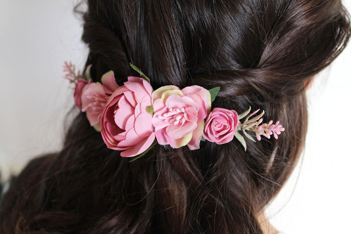 Pasador flores rosa comunión niña - Imagen 3