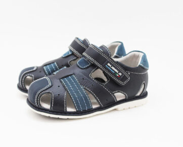 Sandalias niño azul marino puntera suela blanca